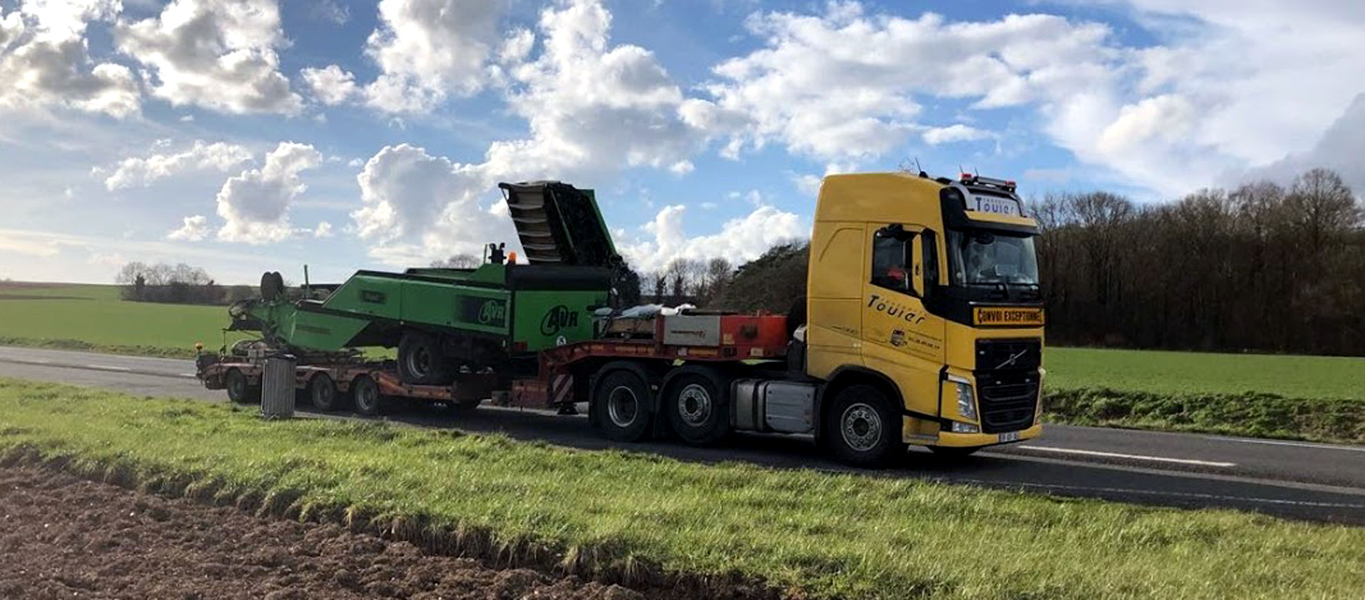 Transport d'une machine agricole